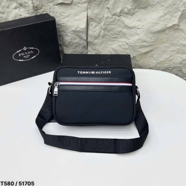 Túi Đeo Chéo Nam Tommy Hilfiger Thiết Kế Basic Sang Trọng