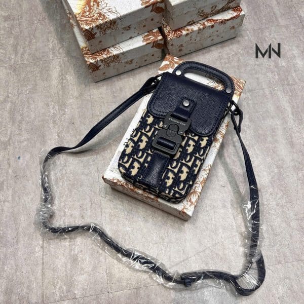 Túi Đeo Chéo Mini Họa Tiết Navy Cá Tính – Khóa Gài Kim Loại Cao Cấp