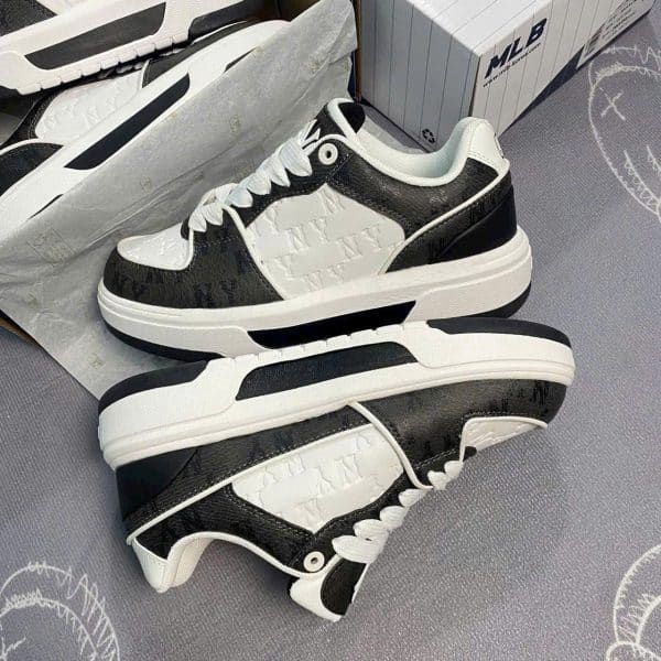 Giày MLB Big Ball Chunky Mono New York Yankees Đen Trắng