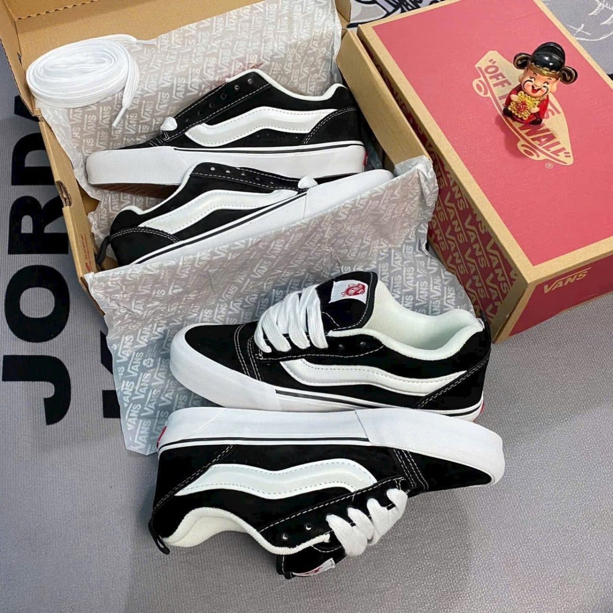 Giày Vans Old Skool Đen Trắng Classic – Sneaker Unisex Chính Hãng, Phong Cách Streetwear - Ảnh 1